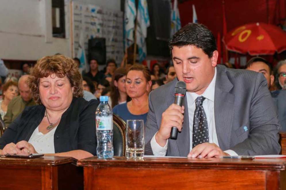 Leonardo Iturmendi debutó como presidente de la bancada macrista en una apertura de sesiones. 
