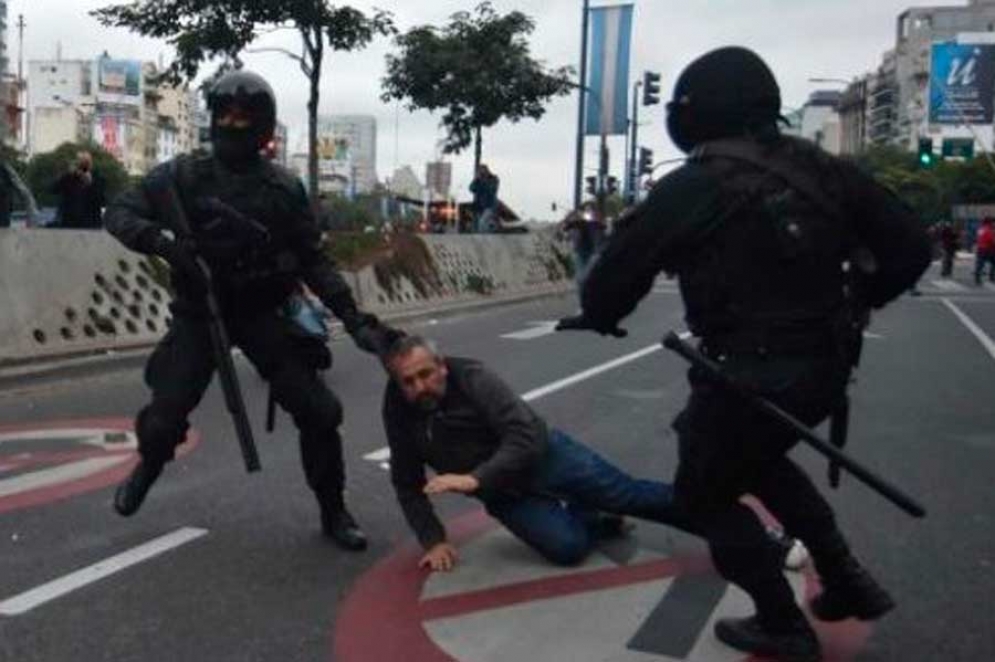 Un cañuelense herido por la represión en la avenida 9 de julio