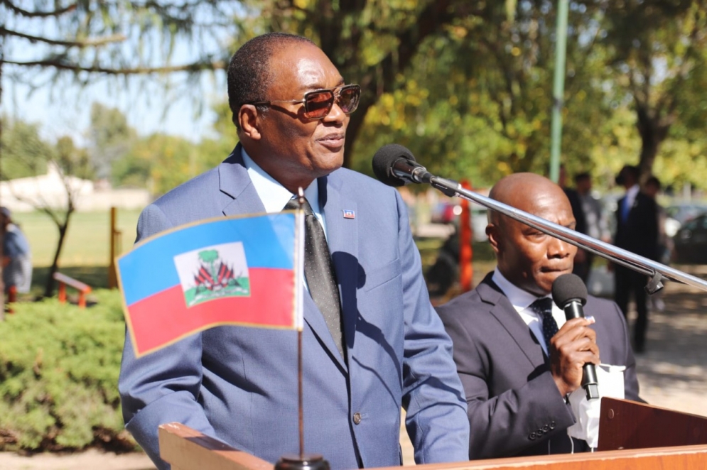 El Embajador de la República de Haití, Vilbert Belizaire, en el homenaje a Pétion.