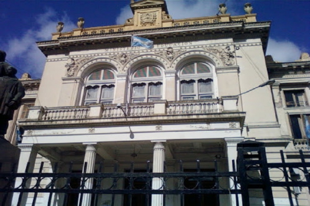 La sede de la Dirección General de Escuela en La Plata. 