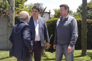 Leonardo Iturmendi y Santiago Mac Goey en la visita del vicegobernador, Daniel Salvador. 