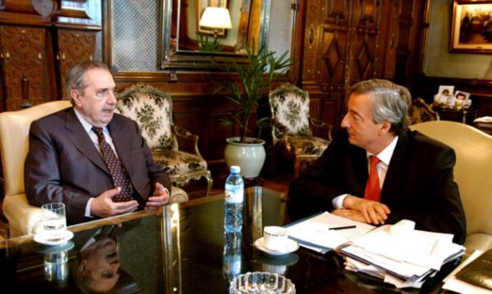 Raúl Alfonsín y Néstor Kirchner, dos presidentes que motorizaron la participación política de las nuevas generaciones.