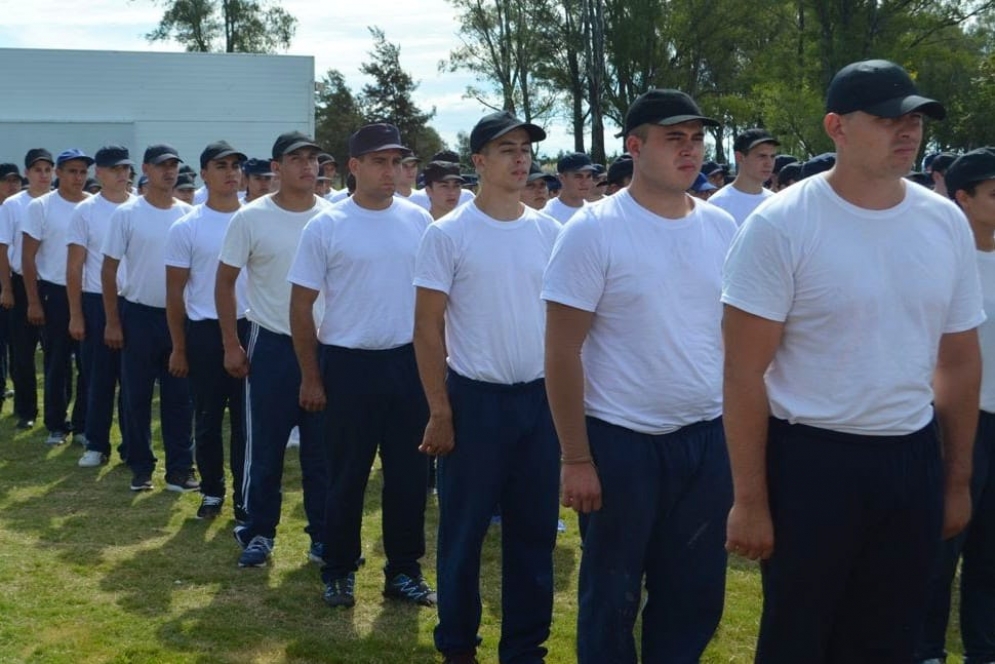 Los cadetes comenzarían a cursar, como tarde, en abril.