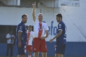 Rodrigo Sánchez festejando el gol. Foto: Jonathan Argañaraz.
