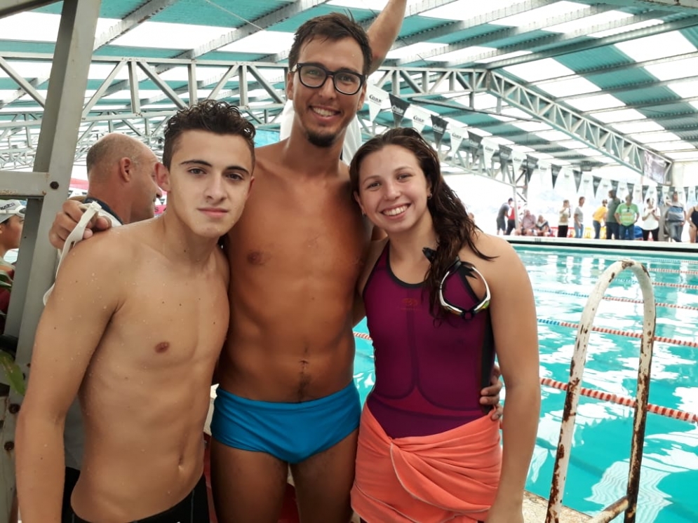 Galuzzi, Chacho y Salmón en el natatorio.