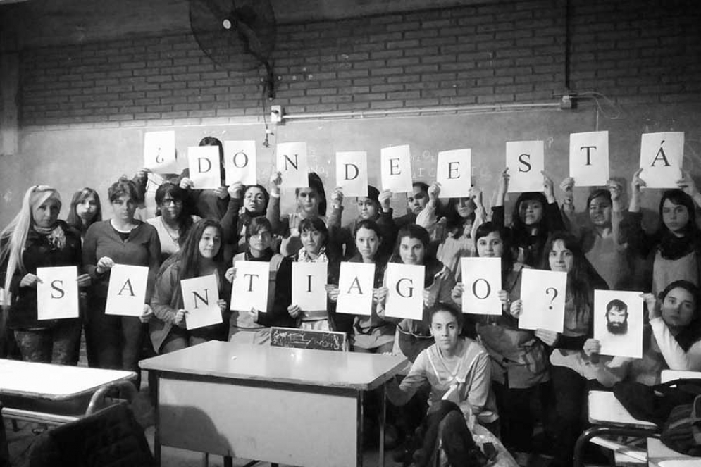 La campaña por Santiago Maldonado se replicó en varias instituciones de Cañuelas. 