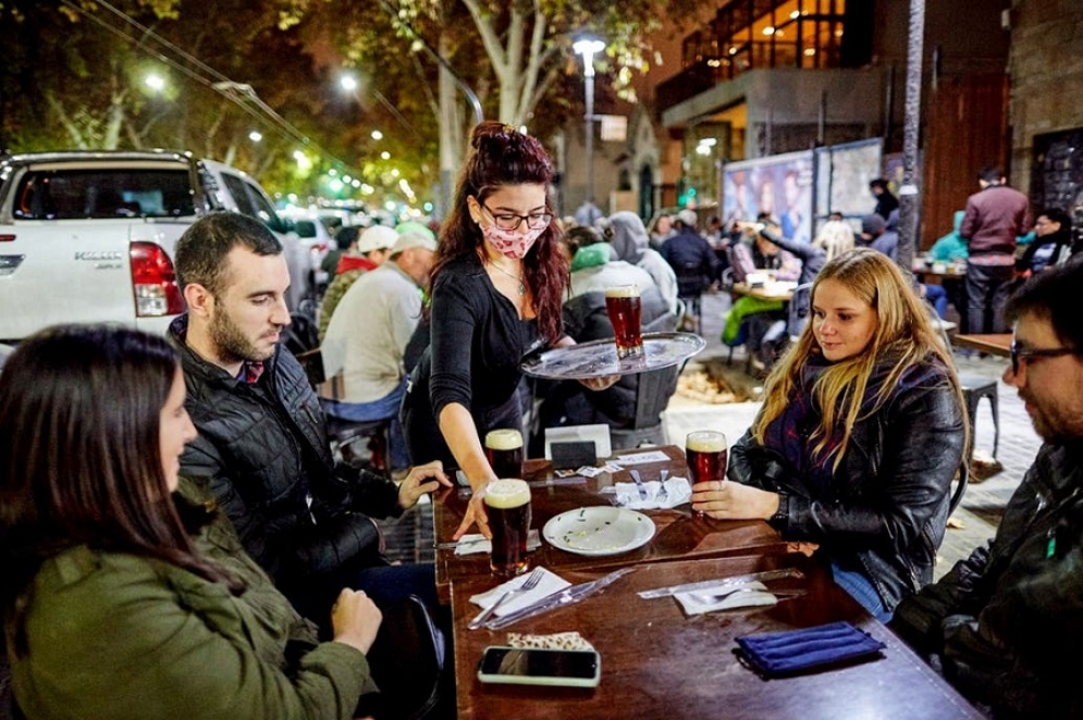 Cervecerias, bares y cafeterias se preparan para la reapertura