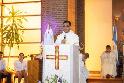 El Padre Pedro continuar&aacute; con su misi&oacute;n en Laferrere