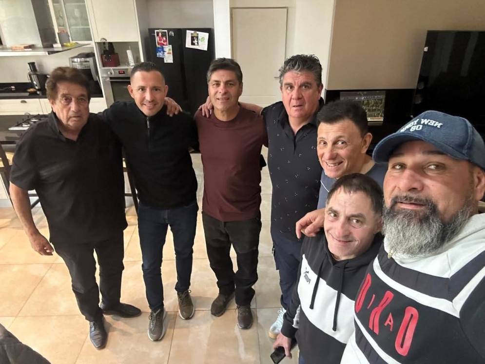 Baz&aacute;n Vera, con Torrisi y el resto de la lista. 