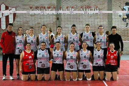 Frente a Ferro se dieron tres debuts (FOTO: CFC Vóley)