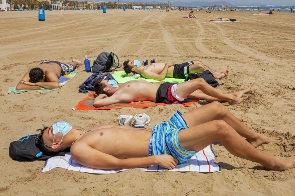 ¿Tomar sol con barbijo? 
