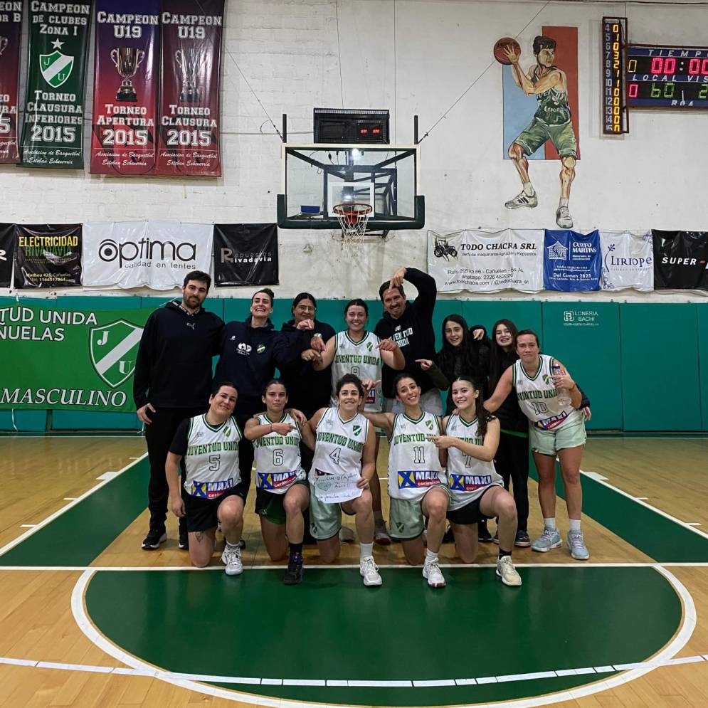 Las chicas festejaron y Agustina Pelorosso (número 4), volvió al ruedo.