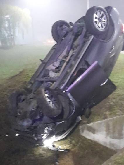 Bajó a socorrer en un choque y le robaron la camioneta