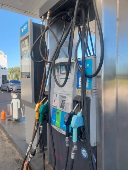 Impacto en el bolsillo: Naftas Premium superan los $2000