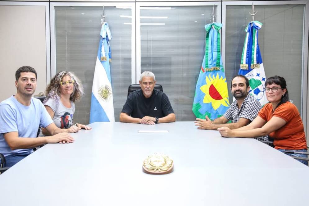 Aristegui (izq) junto a sus pares de ATE y Ferraresi (cabecera).