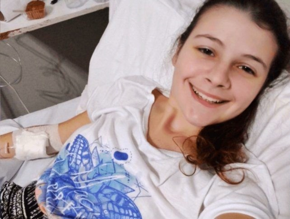 Sabrina Monteverde, una jóven cordobesa que publicó un vídeo para reclamarle a su obra social la medicación. El mismo se hizo viral en las redes sociales.