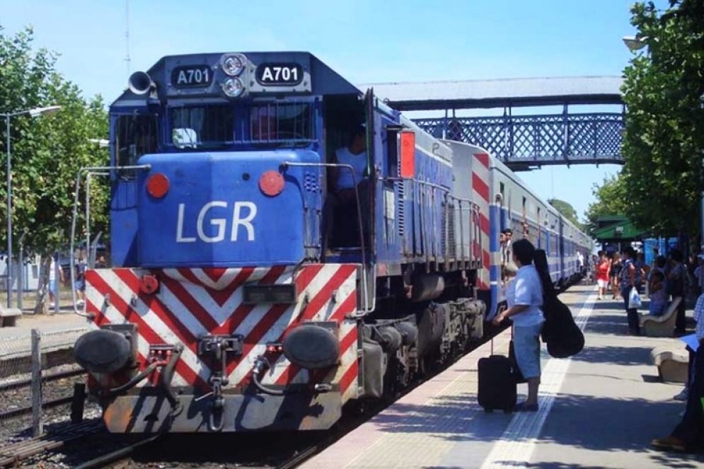 Por los horarios, a la siesta el tren no parece ser una buena opción.