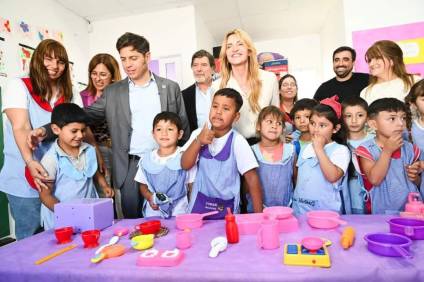 En su paso por Cañuelas, Kicillof inauguró un Jardín en Máximo Paz