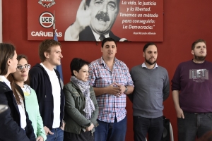 Iturmendi Pereletegui junto a referente de la Juventud radical local y provincial 