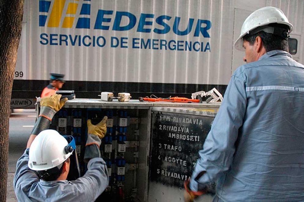 Los trabajadores de Edesur reclaman mejoras laborales y en el servicio.