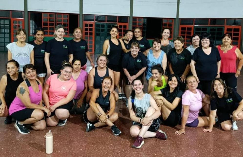 Parte del grupo que resiste a la mudanza de sede.