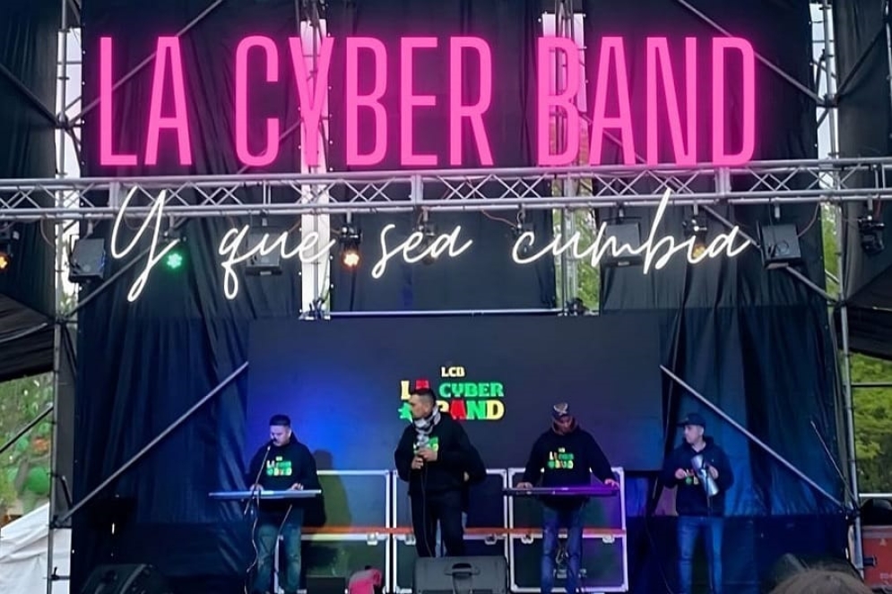 La Ciber Band.