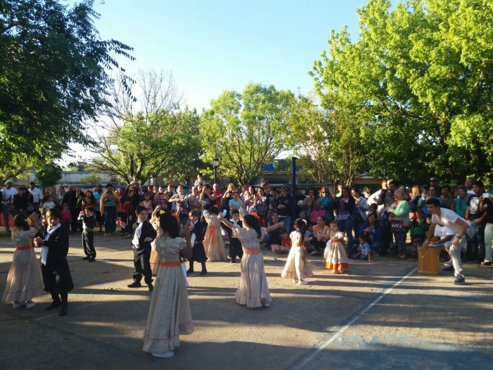 Los más chicos bailaron al ritmo del folclore en la Feria.