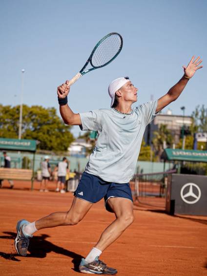 Tenis: Lucio Ratti brilló ante los mejores del país