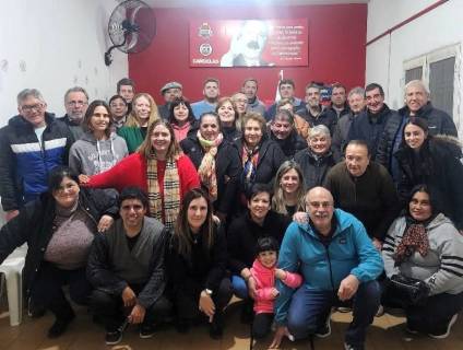 El radicalismo logró armar un frente electoral para ser la tercera vía en la provincia
