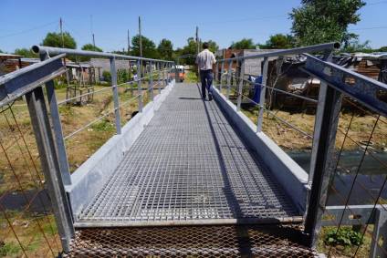 Se termin&oacute; la obra del puente peatonal en el Barrio La Uni&oacute;n