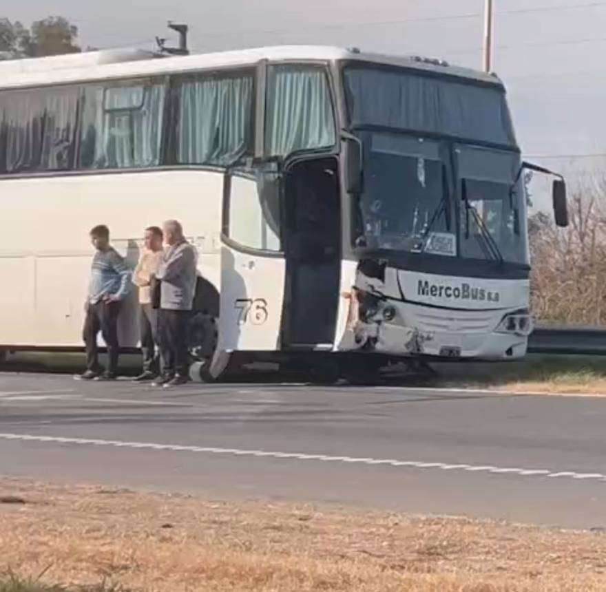 Un ciclista murió tras ser embestido por un colectivo en Ruta 3