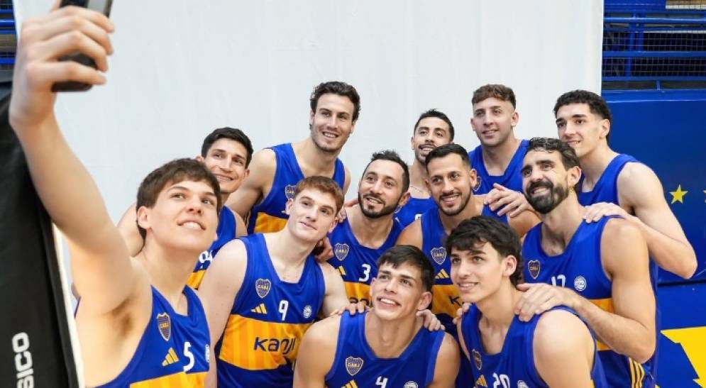 La selfie victoriosa. Barreiro (2do. arriba a la der.) volvió con todo.