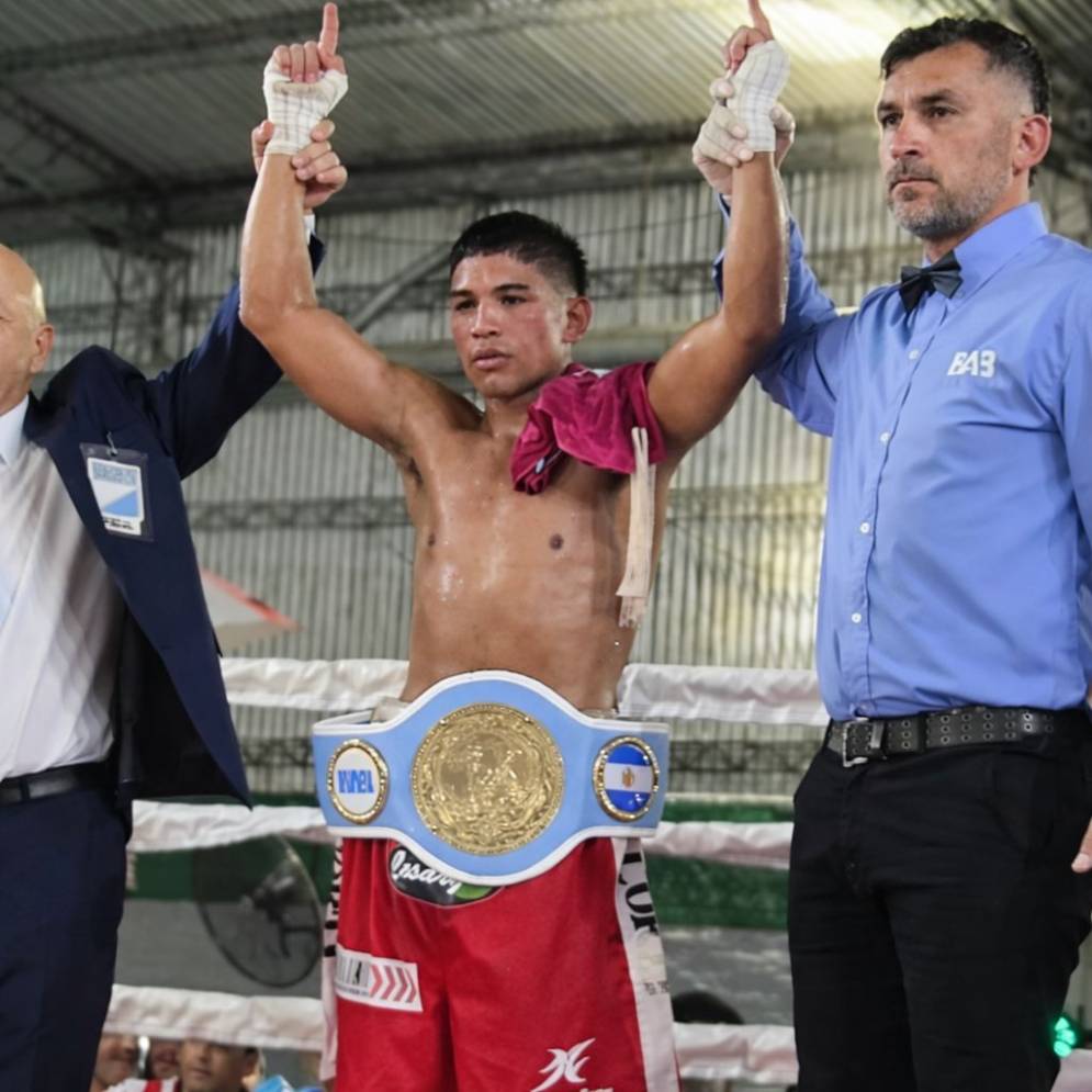 El "Ablandador" Esp&iacute;ndola estrenando cintur&oacute;n.