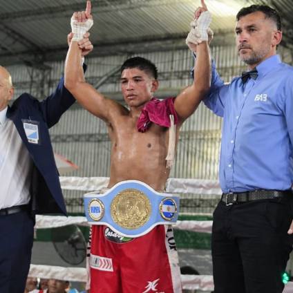 Claudio Daneff dio batalla, pero perdió por nocaut contra Nahuel Espíndola