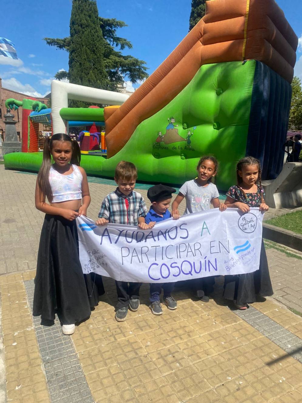 Los ni&ntilde;os del grupo se suman a la movida.