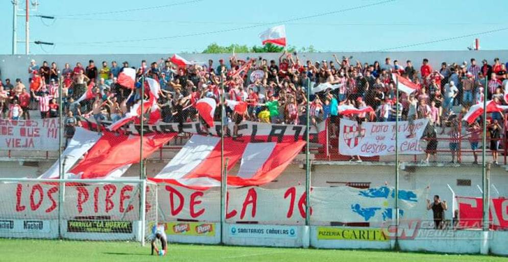 Vuelve el color y el calor popular a las tribunas.