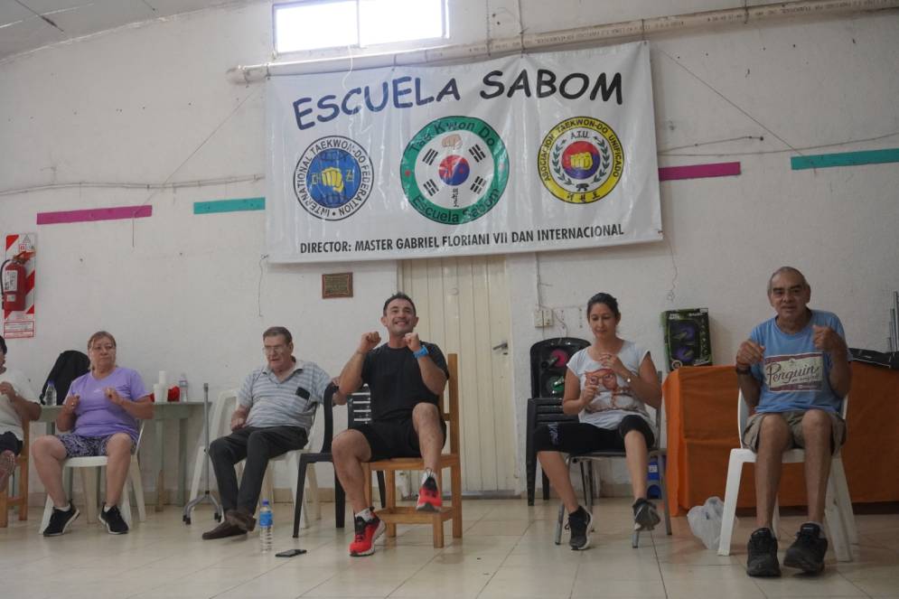 Floriani, en plena clase en la escuela Sabom.