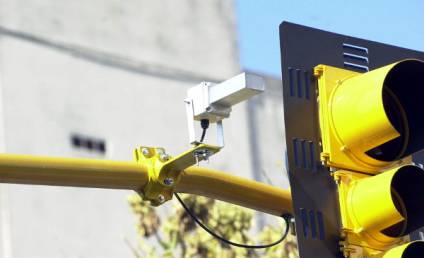 Se suma el centro comercial al sistema de control fotográfico