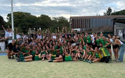 Hockey Femenino: La Martona ganó el clásico y quedó a un paso del ascenso
