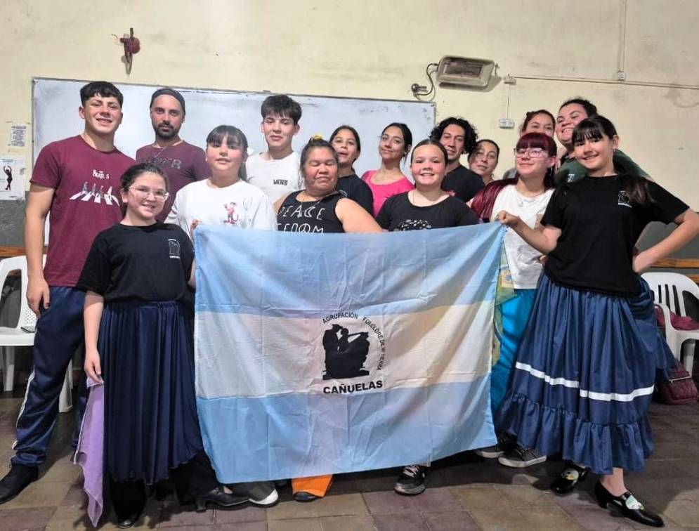 Parte del staff de &quot;Folclore de mi Tierra&quot;.