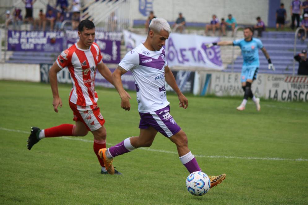 Sellechia le dio dos mazazos a CFC. / Foto: Prensa Villa Dálmine. 