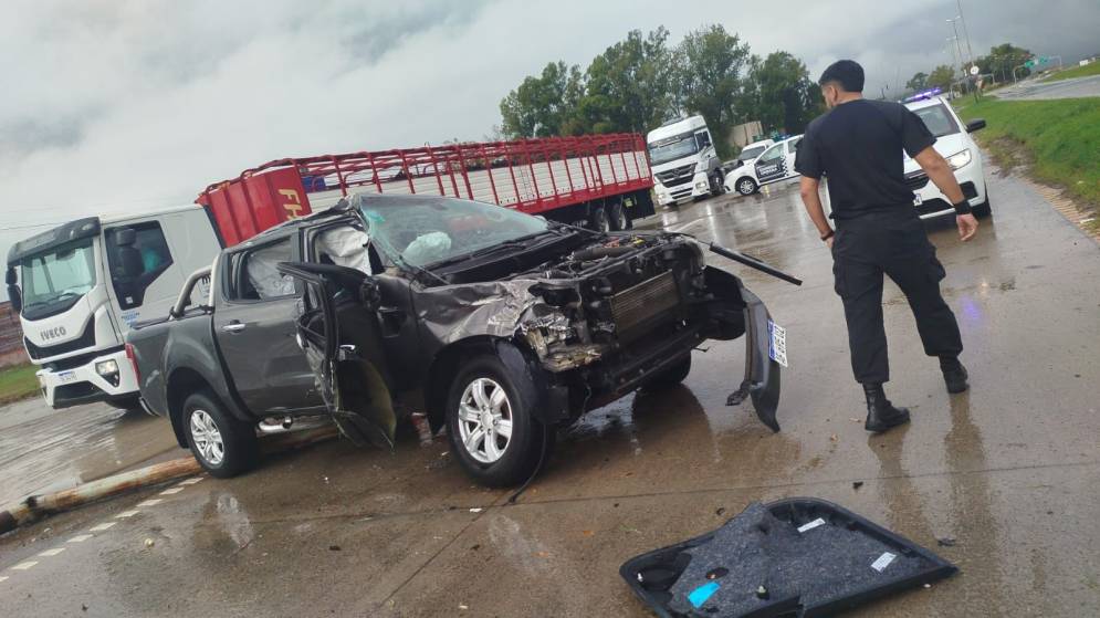 Los ocupantes de la Ranger fueron derivados al Cuenca.