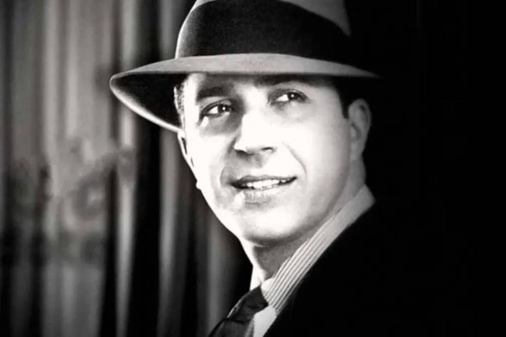 Gardel falleció el 24 de junio de 1935, en un accidente en la pista de despegue del aeródromo Olaya Herrera de Medellín, Colombia.