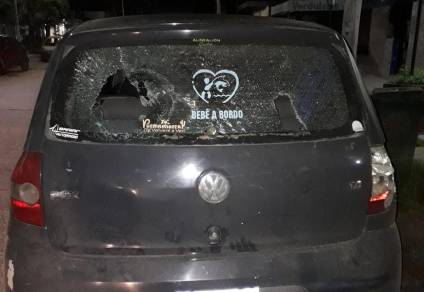 Agredieron a una familia con un bebé en el piquete de Casares