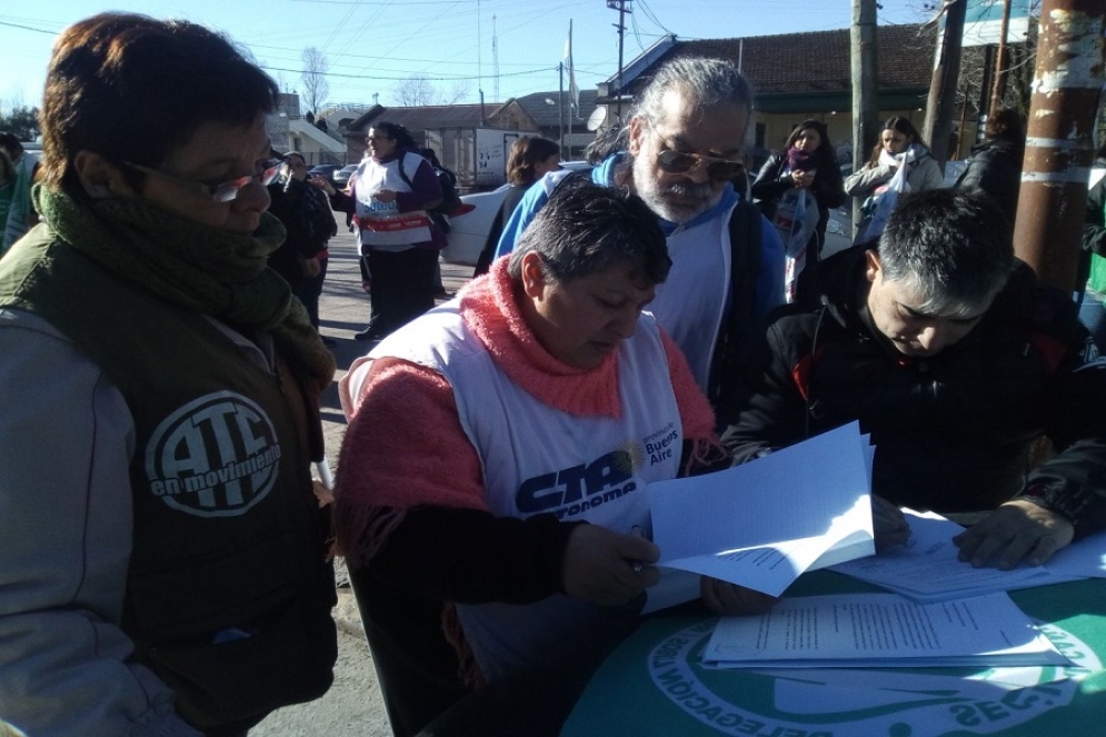 Algunos de los dirigentes que organizan la  marcha.