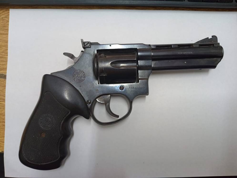 El arma secuestrada.