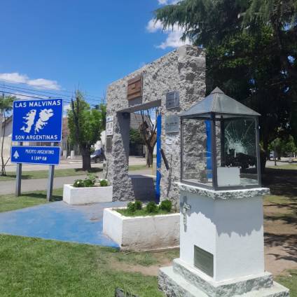 Se robaron la virgencita de la Plaza Belgrano