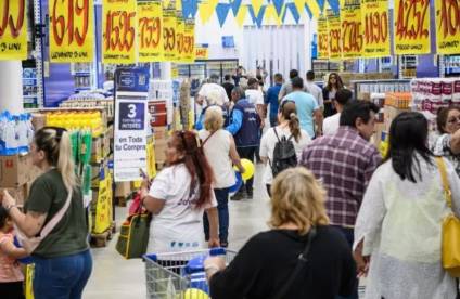 “Carrefour”, con un pie afuera de la Argentina