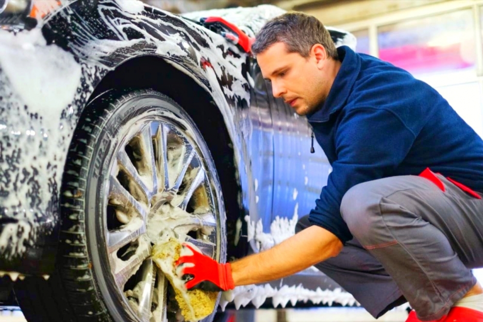 Los lavaderos de autos podrán lavar durante cuatro horas mas.