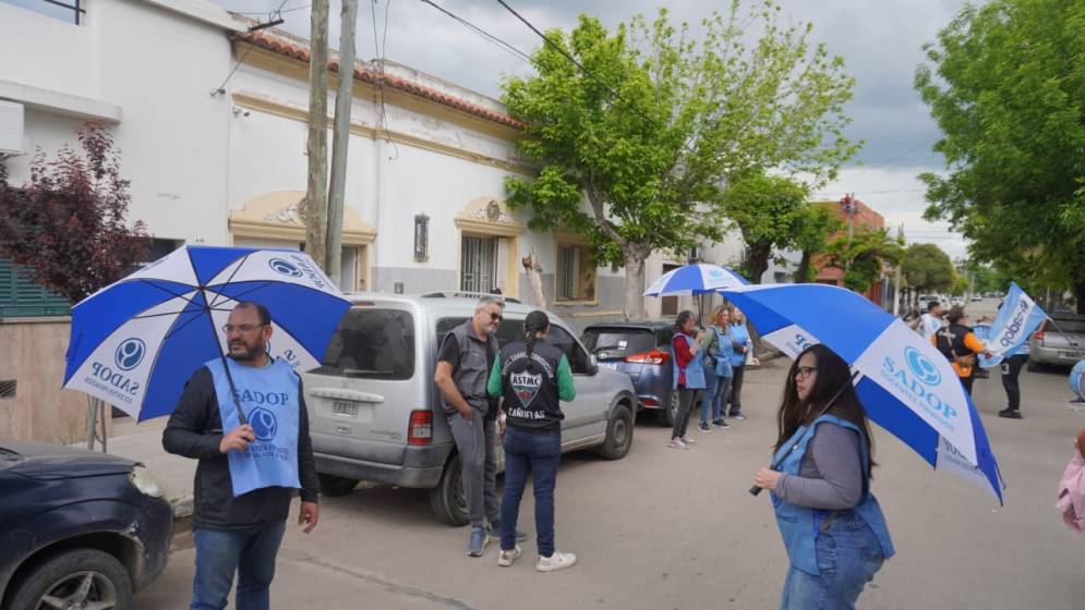 Acompa&ntilde;aron referentes de distintos sectores.